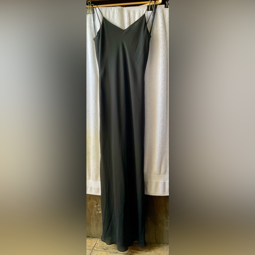Niki Livas Chic Black Maxi Pencil Dress with Backless Design - Picture 6 of 11